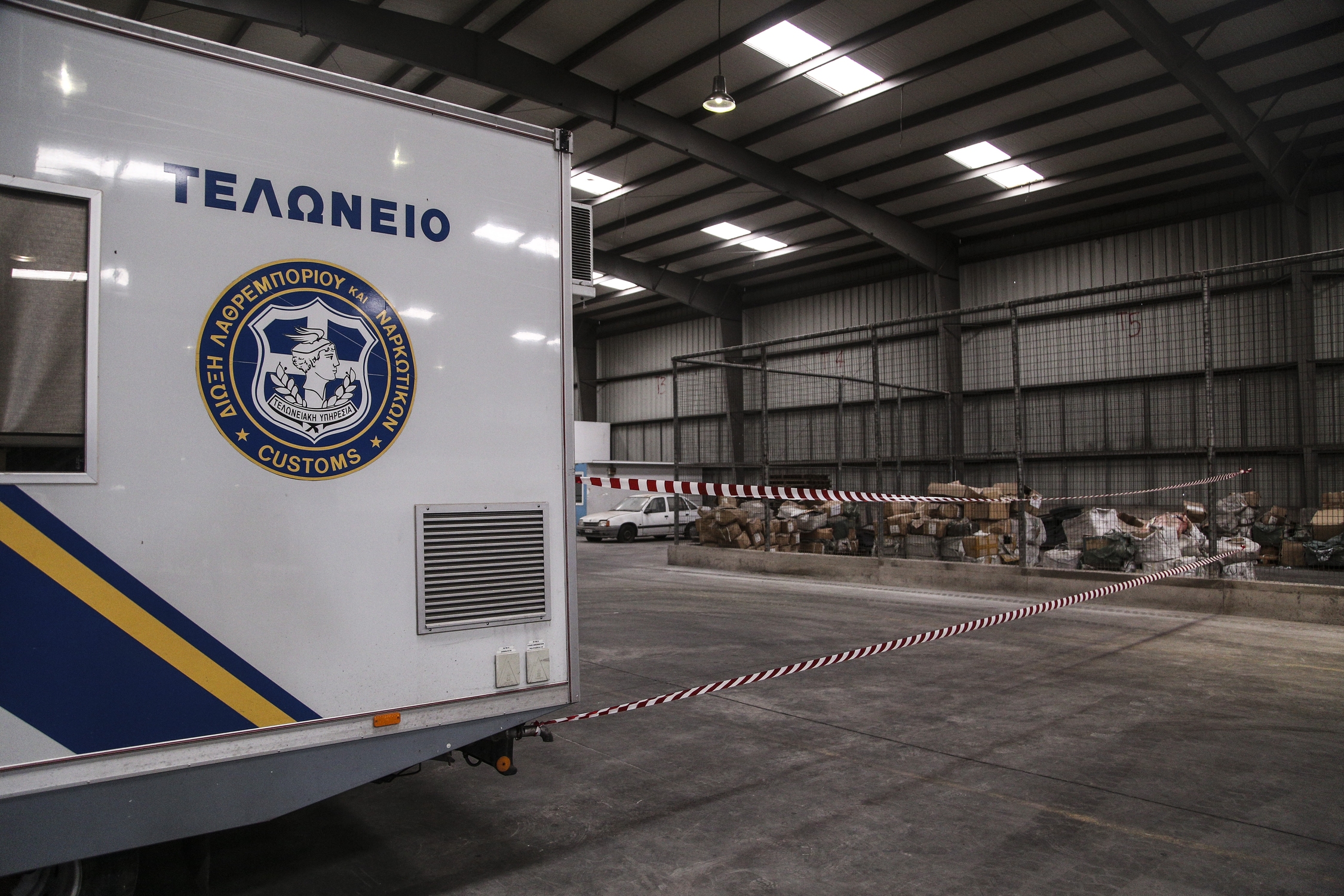 Πειραίας: Κατάσχεση 25.400.000 τεμαχίων με λαθραία τσιγάρα – Εντοπίστηκαν με τη βοήθεια X-ray