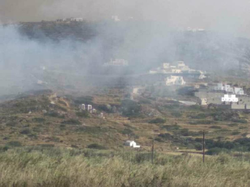 Νάξος: Μεγάλη φωτιά σε εξέλιξη στην περιοχή Πλάκα! (φωτό, βίντεο)