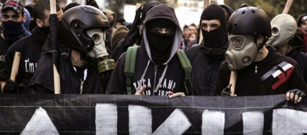 Σύλληψη ηγετικού μέλους του Ρουβίκωνα για την επίθεση στο Βρετανικό Συμβούλιο