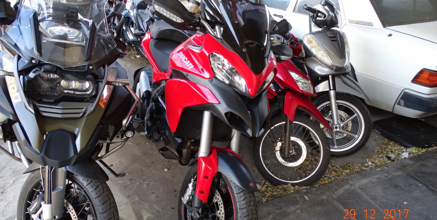 Παρέα εφήβων αγοριών και κοριτσιών έκλεβε μηχανές στη Ροδόπη