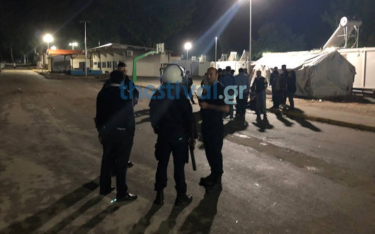 Θεσσαλονίκη: Αιματηρά επεισόδια μέσα μεταξύ αλλοδαπών αργά την νύχτα – 4 τραυματίες (φωτό, βίντεο)