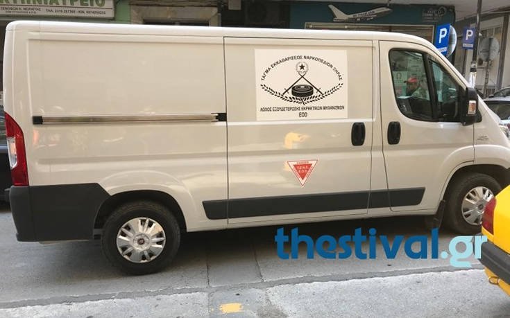 Συναγερμός στην Θεσσαλονίκη: Χειροβομβίδες εντοπίστηκαν σε διαμέρισμα ηλικιωμένου που απεβίωσε! (φωτό, βίντεο)