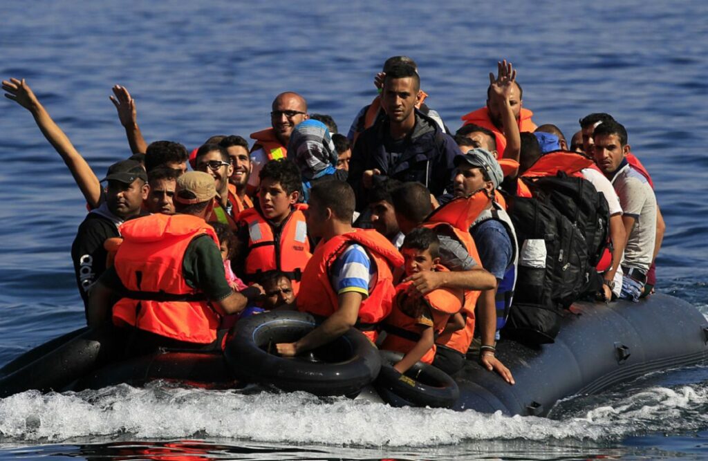 «Βουλιάζει» ο Έβρος από τις ροές παράνομων μεταναστών – Αφίξεις ρεκόρ