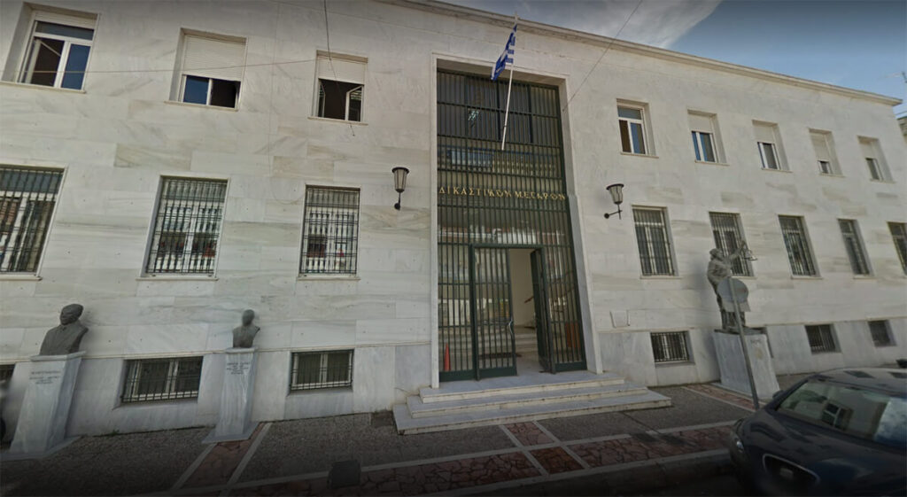 Αμαλιάδα: Ποινή φυλάκισης 3,5 ετών στον 77χρονο που βίαζε σκυλιά δημόσια