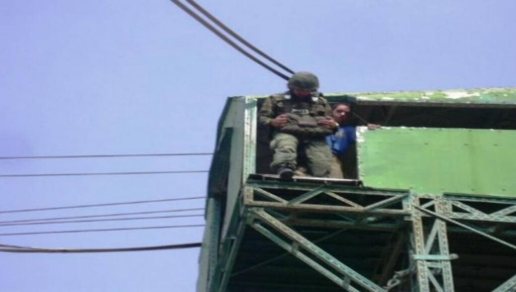 Εκπαιδεύοντας τους νέους Αλεξιπτωτιστές του ΕΣ (βίντεο)