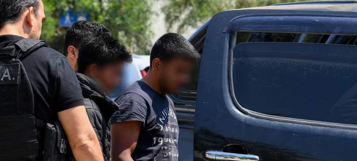 Έλληνες και αλλοδαποί υπάλληλοι του αεροδρομίου σε σπείρα σωματέμπορων – Έπαιρναν 2.500 ευρώ για κάθε άτομο!