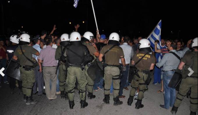 Χίος: Αγωνιώδης διαμαρτυρία κατοίκων κατά νέων οικισμών παράνομων μεταναστών