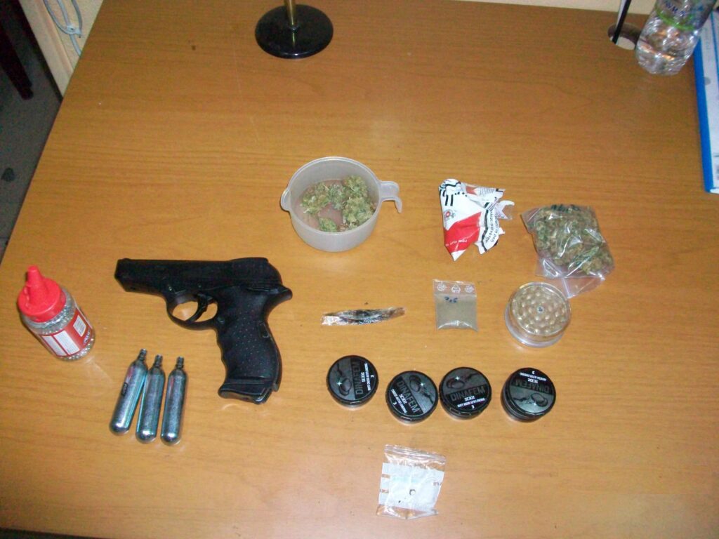 Καβάλα: Σύλληψη 18χρονου για διακίνηση κάνναβης και κατοχής παράνομου οπλισμού