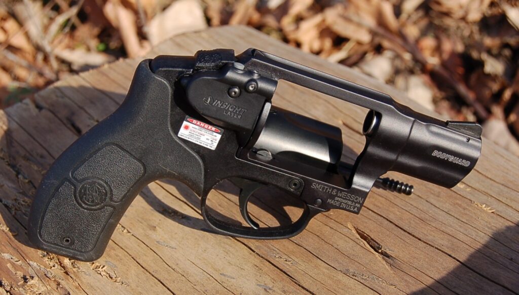 Ξάνθη: Συνελήφθη 30χρονος για παράνομη κατοχή περιστρόφου και εξαρτήματος για φωτοβολίδες