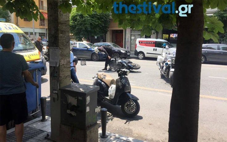 Θεσσαλονίκη: Σύγκρουση φορτηγού και δίκυκλου – Τραυματίστηκε ο οδηγός της μηχανής (φωτό)
