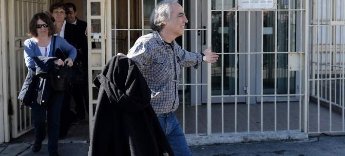 Νέα 48ωρη άδεια στον εκτελεστή της «17Ν» Δ.Κουφοντίνα: «Έσυρε» την κυβέρνηση με την «απεργία πείνας»