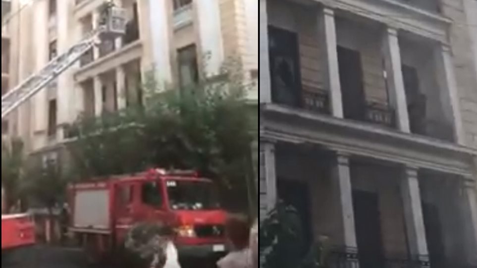 Βίντεο: Πυρκαγιά σε κτίριο στην Αθήνα – Απεγκλωβίστηκαν 7 άτομα
