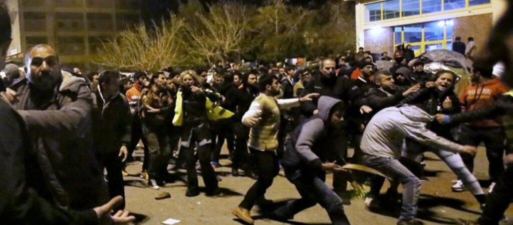 Με κανονικούς ρυθμούς  οι μεταφορές αλλοδαπών από τα τουρκικά παράλια με σκάφη του ΛΣ