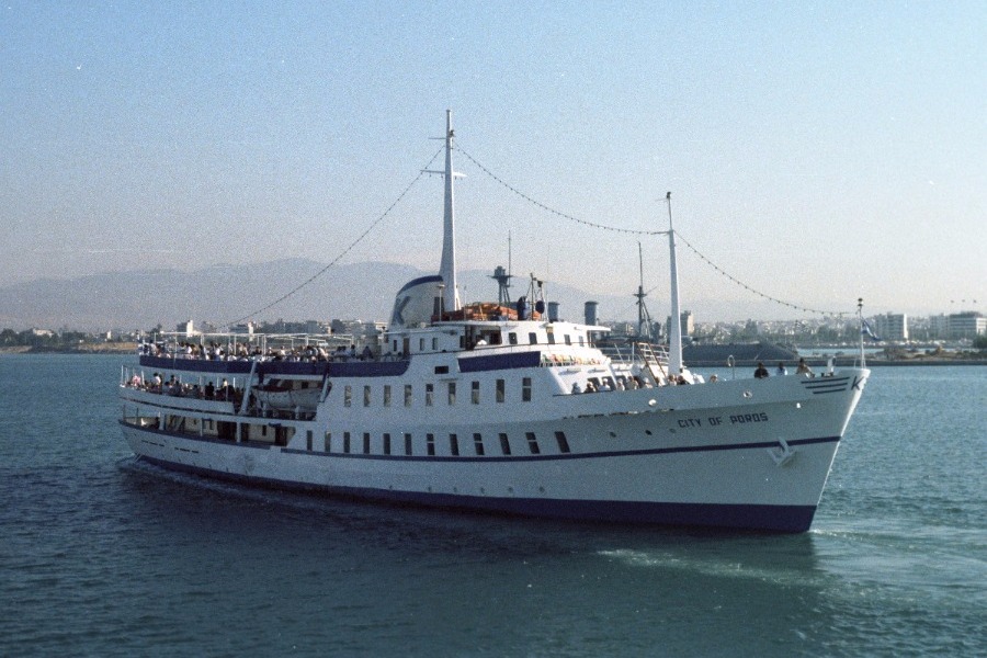 Σαν Σήμερα: Το κρουαζιερόπλοιο «City of Poros» δέχεται τρομοκρατικό χτύπημα (εικόνες)