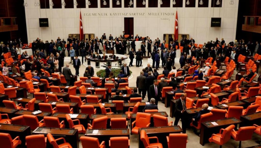 Στην τουρκική Βουλή το αντιτρομοκρατικό  ν/σ που θα διαδεχθεί την κατάσταση έκτακτης ανάγκης