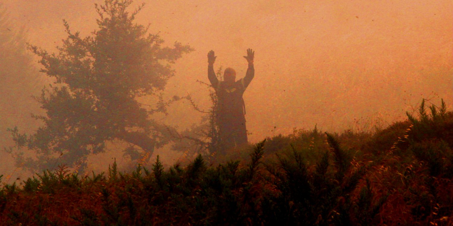 Κατάσταση πολιορκίας: Ανατολική Αττική, Κινέτα & Κάλαμος στις φλόγες – Φόβοι για νεκρούς