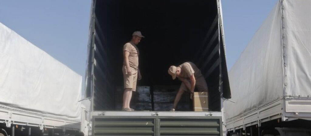 Συνεχίζουν οι πράξεις συμπαράστασης – Τρόφιμα, χυμούς και πάνες στέλνει η Νάξος