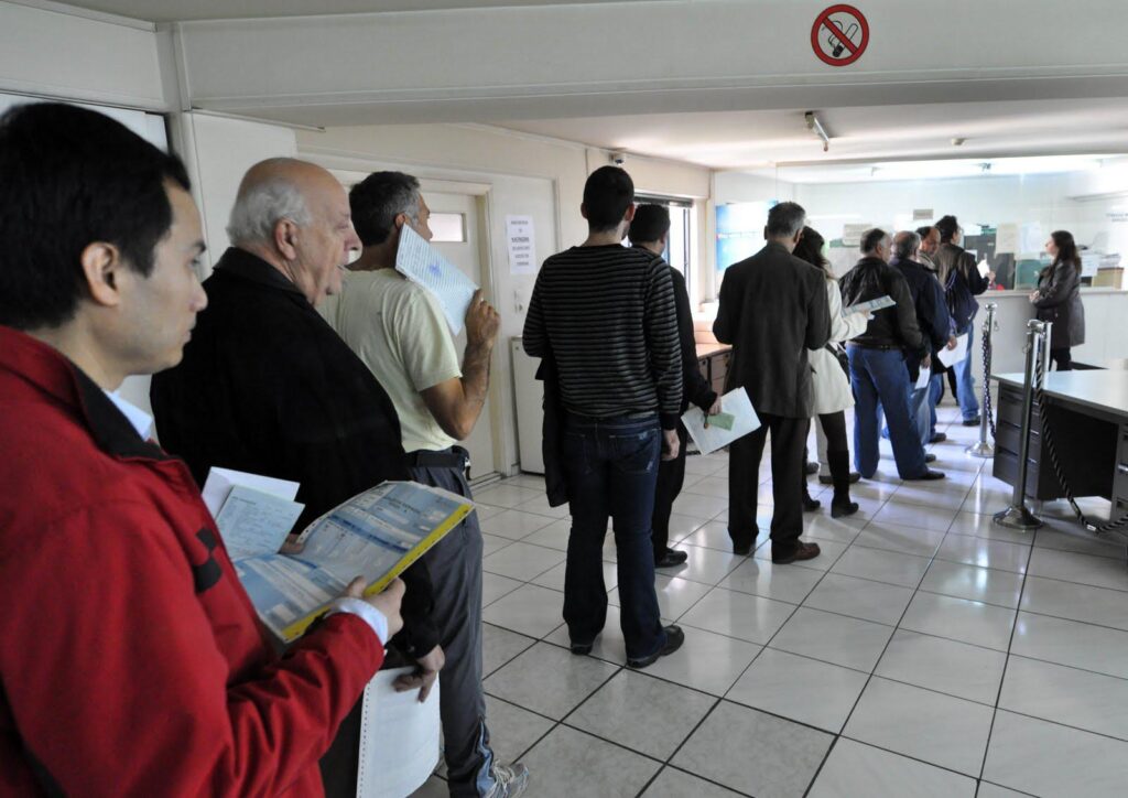 Ανοιχτές κανονικά οι δημόσιες υπηρεσίες παρά το τριήμερο εθνικό πένθος