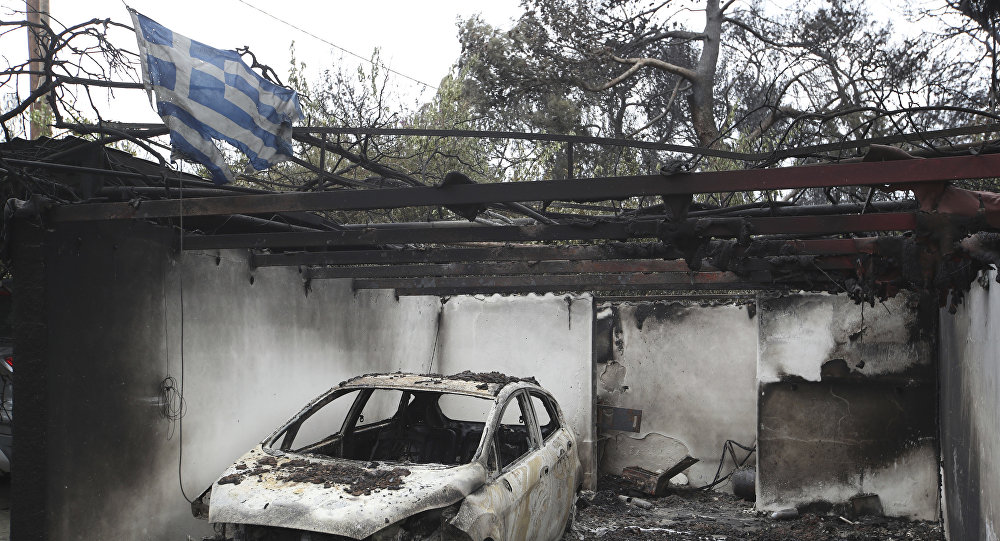 Πόρτα – πόρτα ψάχνουν οι διασώστες για τους αγνοουμένους στο Μάτι