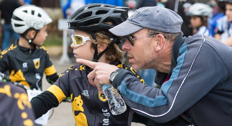 H ανείπωτη τραγωδία της οικογένειας Φύτρου και η συγκινητική ανάρτηση του προέδρου του Αρσακείου Γ.Μπαμπινιώτη (φωτο)