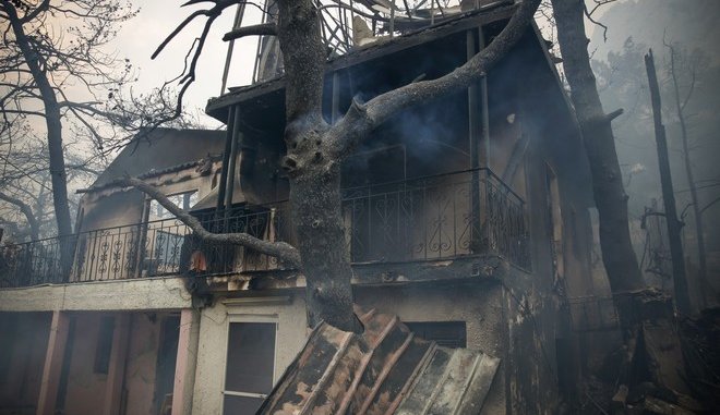 Ούτε σε πόλεμο: 2.500 κατοικίες καταστράφηκαν ολοσχερώς στην περιοχή της Ραφήνας!