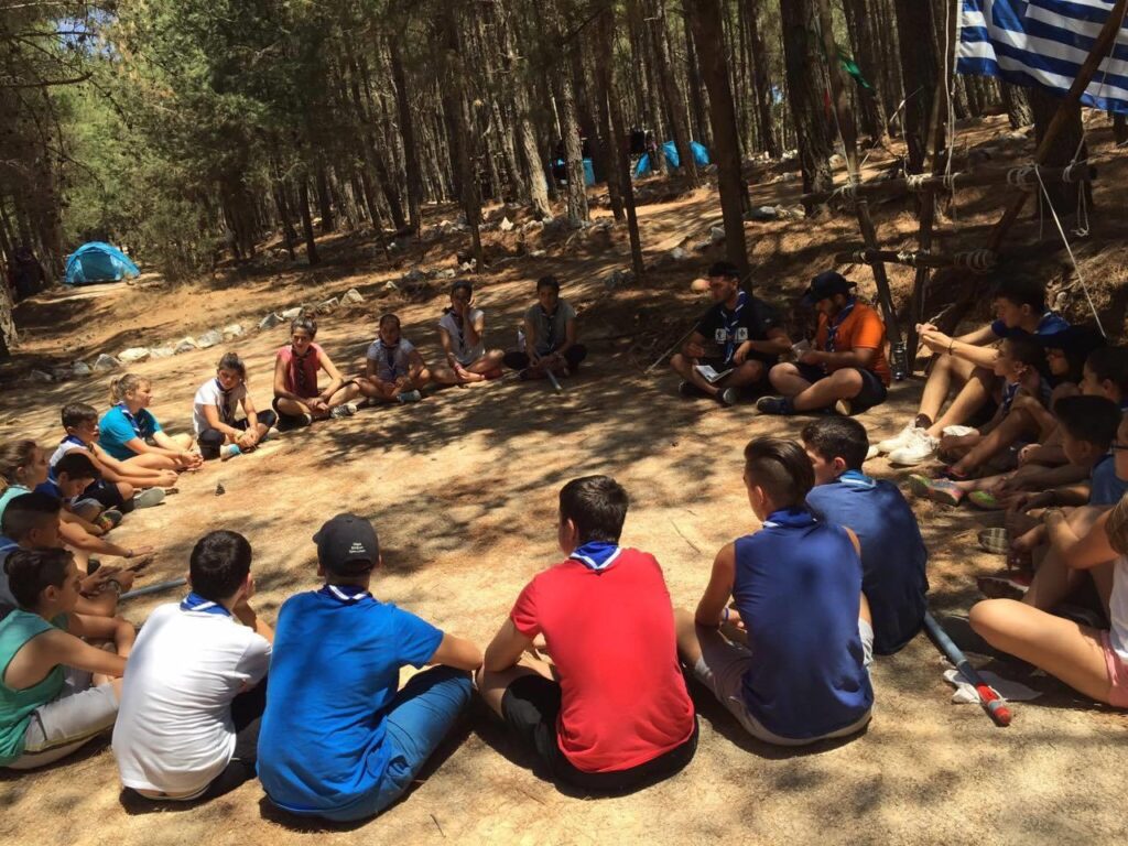 Μαρτυρία προσκόπου: «Έτσι έσωσα 35 παιδιά από τις φλόγες στο Μάτι»