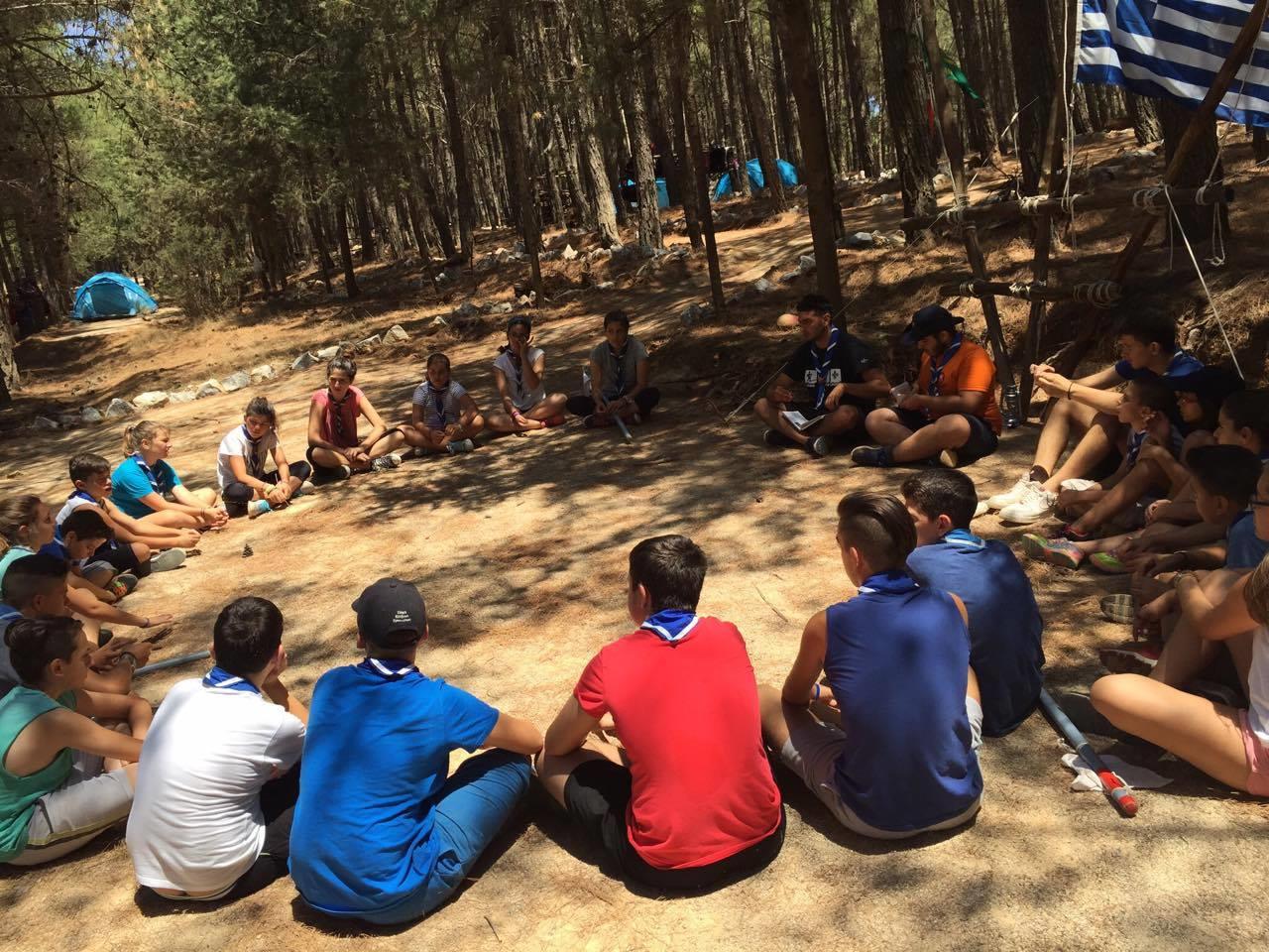 Μαρτυρία προσκόπου: «Έτσι έσωσα 35 παιδιά από τις φλόγες στο Μάτι»