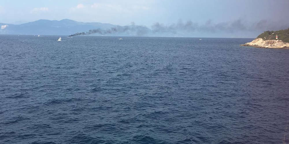 Φωτιά ξέσπασε σε σκάφος 8 μέτρων στους Παξούς – Βούλιαξε χωρίς θύματα