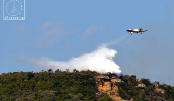 Πυρκαγιά στο Αμπελάκι Αμφιλοχίας: Οι ρίψεις των Πετζετέλ που έθεσαν υπό έλεγχο τη φωτιά (φώτο-βίντεο)