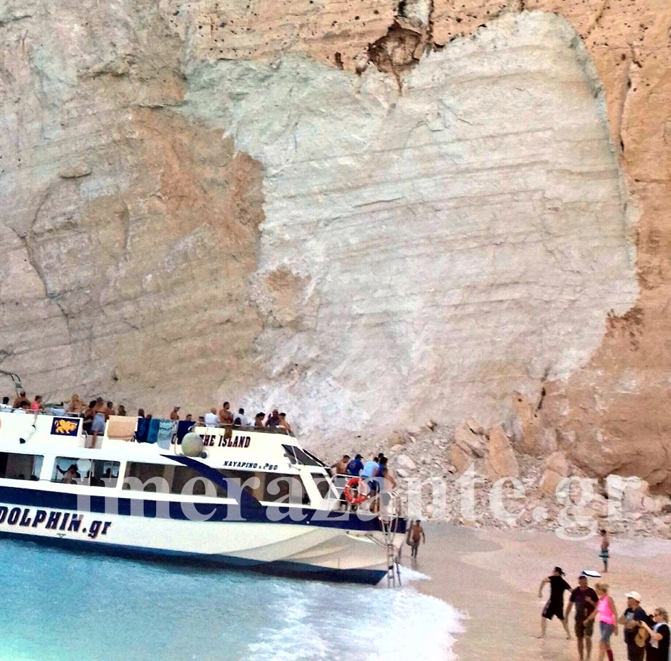 Ναυάγιο: Τα ΕΜΑΚ επιθεωρούν το σημείο της κατολίσθησης (φώτο)