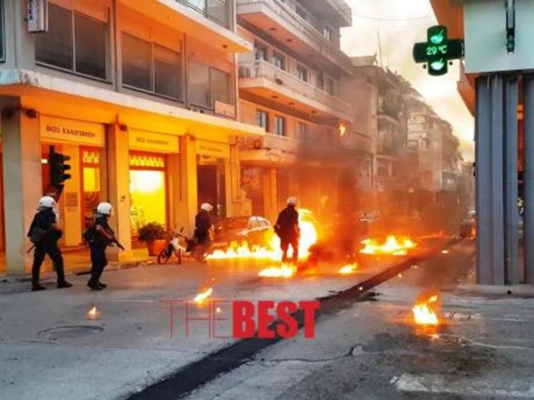 Πάτρα: Επεισόδια με πέτρες και μολότοφ μετά την πορεία για τον Παύλο Φύσσα (βίντεο)