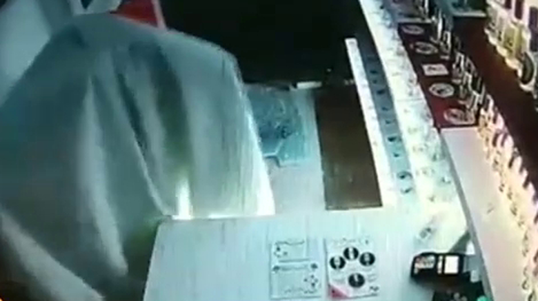 Νέο κόλπο ανακάλυψαν οι κλέφτες:  «Φάντασμα» έκλεψε  μαγαζί στη Θεσσαλονίκη