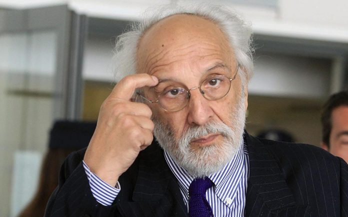 Την αθώωση Λυκουρέζου από την υπόθεση καταπάτησης δημόσιας έκτασης στη Γλυφάδα πρότεινε η εισαγγελέας