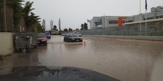Εκκένωση των παράκτιων περιοχών του Ωρωπού διέταξε η γ.γ. Πολιτικής Προστασίας
