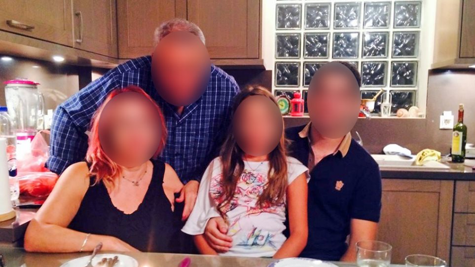 Συγκλονίζει το δράμα στο Άργος – Η οικογενειακή φωτογραφία με την 11χρονη στην αγκαλιά του αδελφού της (φώτο)