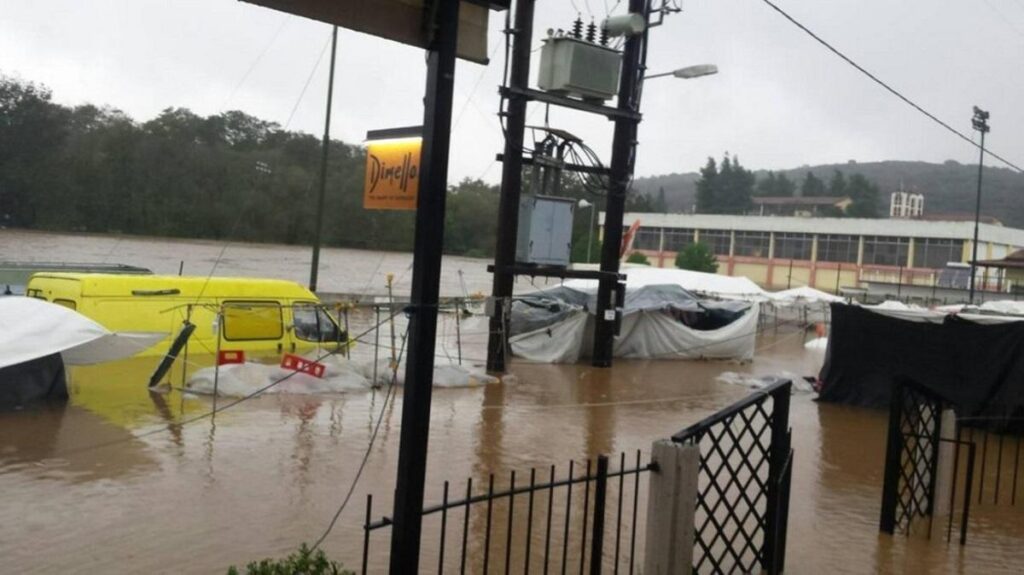 «Θερίζουν» τα πάντα για να εντοπίσουν την 58χρονη που αγνοείται στο Μαντούδι (φωτο)