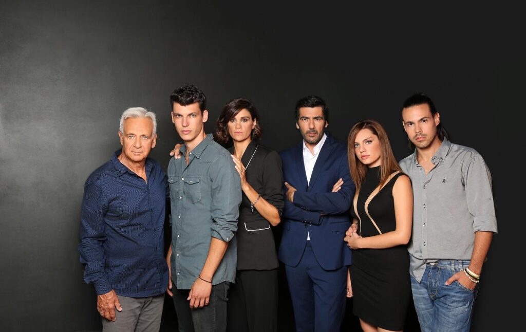 Επιτέθηκαν με μαχαίρι σε πρωταγωνιστή της σειράς «Η Επιστροφή» (φωτο)