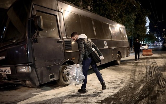 17 λεπτά έκανε η Αστυνομία για να στείλει ενισχύσεις στο υπό πολιορκία ΑΤ της Ομόνοιας