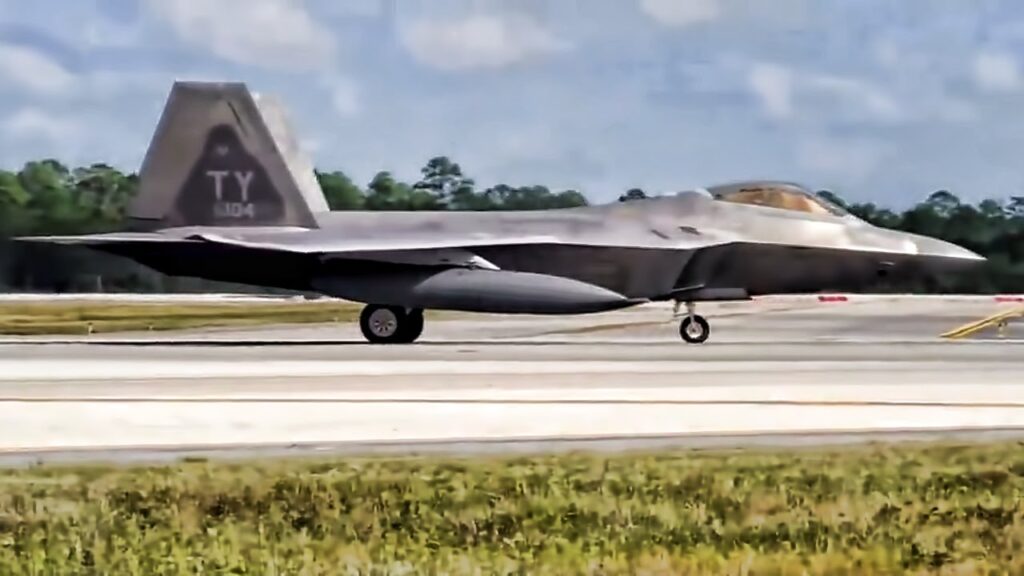 ΗΠΑ: Σχεδόν 12 F-22 εκτός ενεργείας από τον τυφώνα Μάικλ