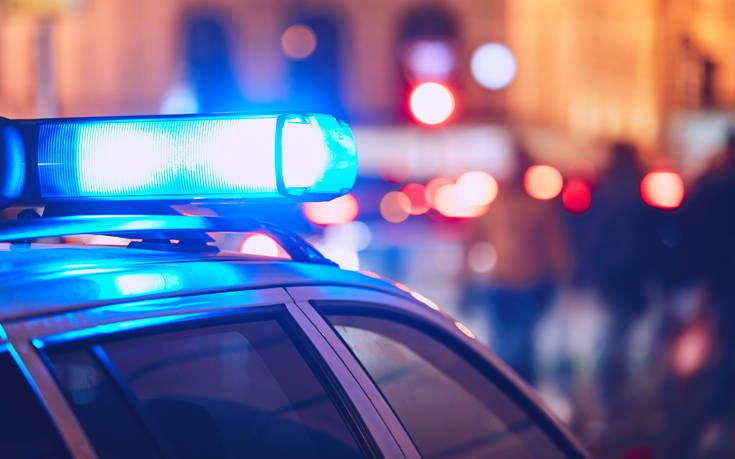 Γάζωσαν «νονό» της νύχτας στην ακτή Κονδύλη στον Πειραιά – Σε κρίσιμη κατάσταση μεταφέρθηκε στο Τζάνειο