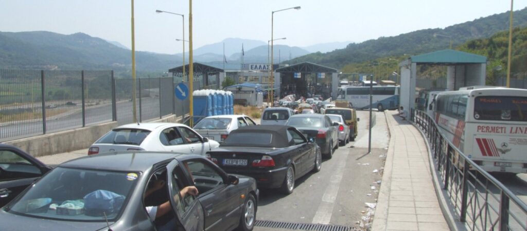 Έλεγχοι της ΕΛΑΣ σε λεωφορεία που θα μεταφέρουν κόσμο για την κηδεία του Κ.Κατσίφα – Για ποιό λόγο;