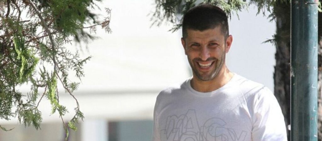 Τελέστηκε η ταφή του Γιάννη Μακρή στην Αυστραλία- Συντετριμμένη η Βικτώρια Καρύδα (βίντεο-φωτο)