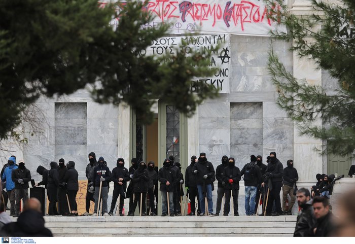 Αυτοί προπηλάκισαν τους βουλευτές του ΣΥΡΙΖΑ στο Πολυτεχνείο