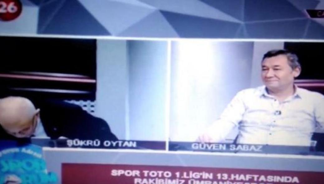 Τούρκος αθλητικογράφος παθαίνει καρδιακή προσβολή σε ζωντανή σύνδεση