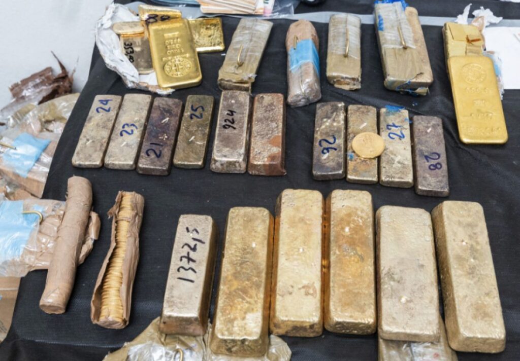 Αλυσιδωτές εξελίξεις – Προφυλακιστέα και η φερόμενη ως υπαρχηγός στο κύκλωμα λαθρεμπορίας χρυσού