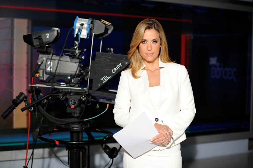 H επίθεση στον ΣΚΑΪ όπως την κατέγραψε η Ε.Αντωνοπούλου με το κινητό της (βίντεο)