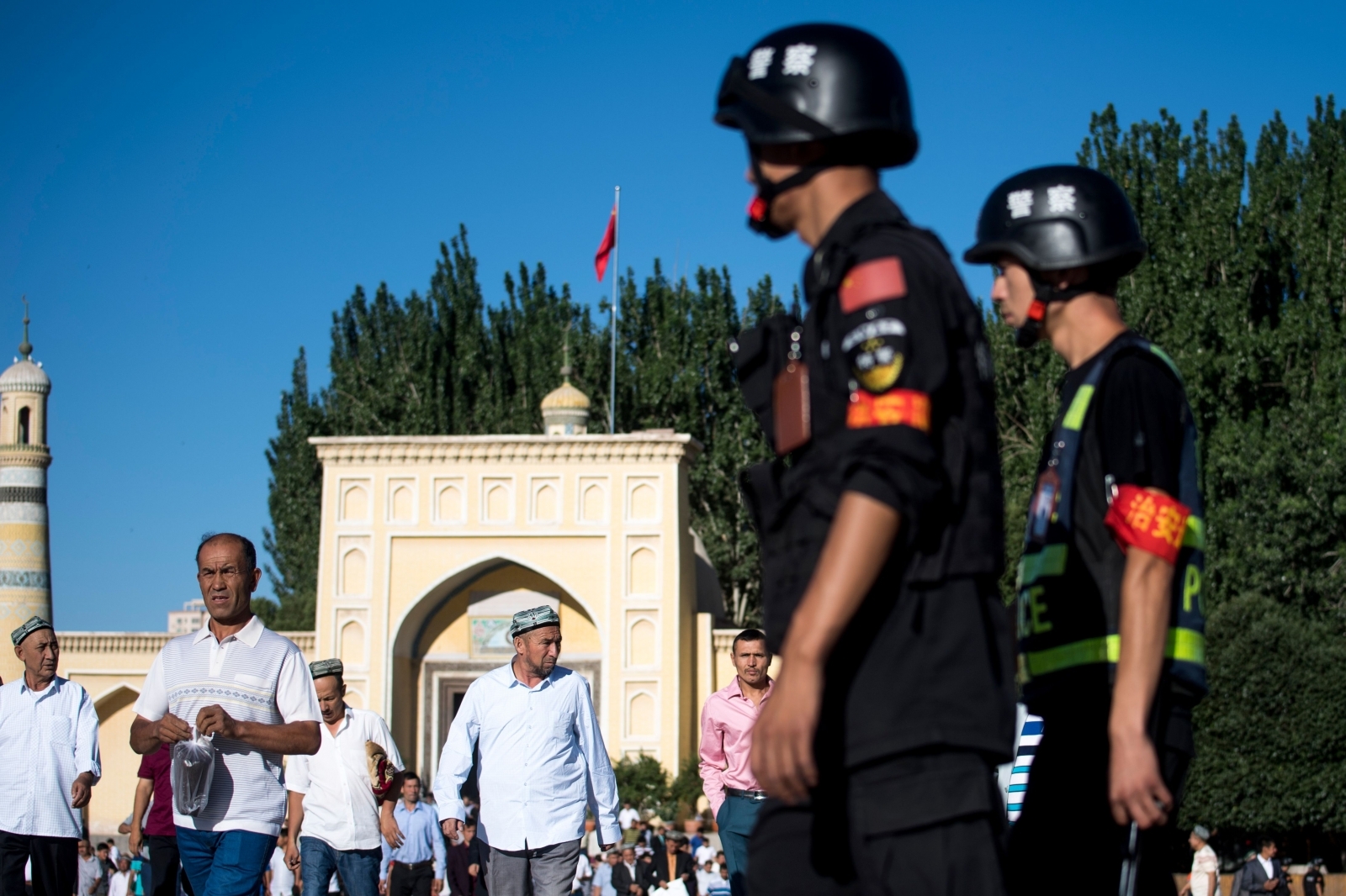 Σκληρό βίντεο: Ξυλοδαρμός Ουιγούρου από Κινέζο αστυνομικό