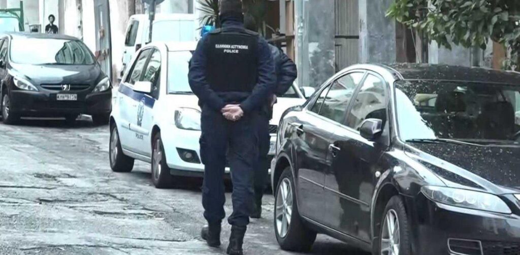 Βίντεο ντοκουμέντο: Ο τραυματισμένος δράστης της δολοφονίας στον Πειραιά