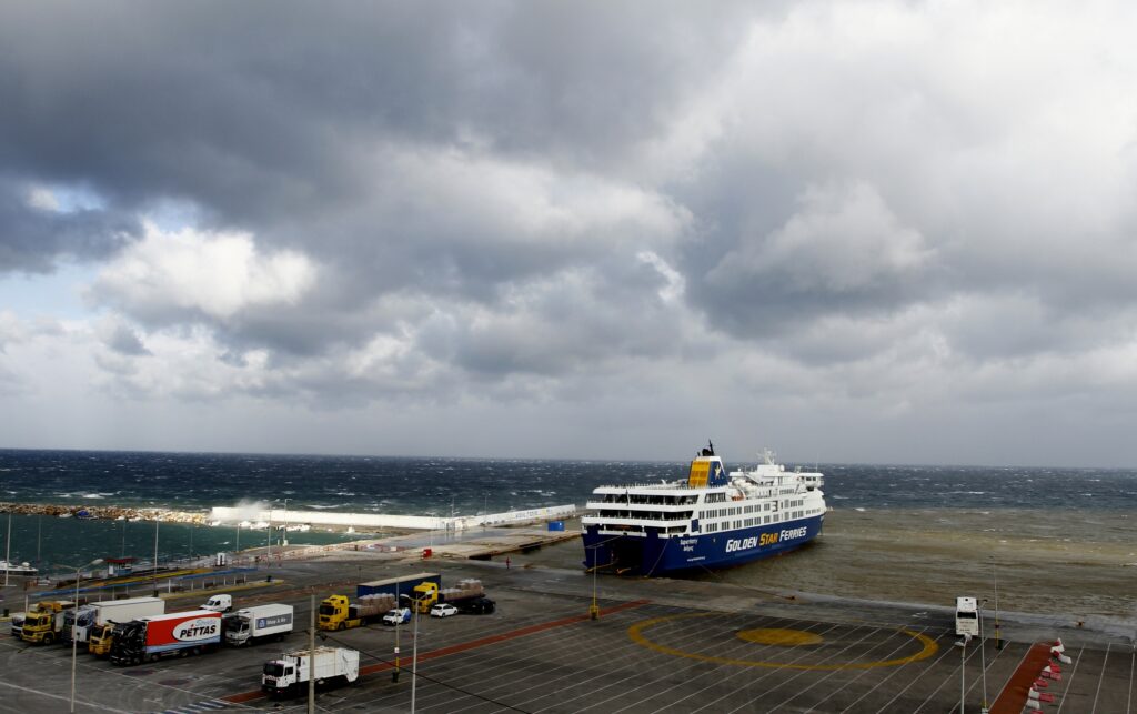 Σε λειτουργία θερμαινόμενοι χώροι στον Πειραιά – Σε ετοιμότητα ο Δήμος λογω κακοκαιρίας