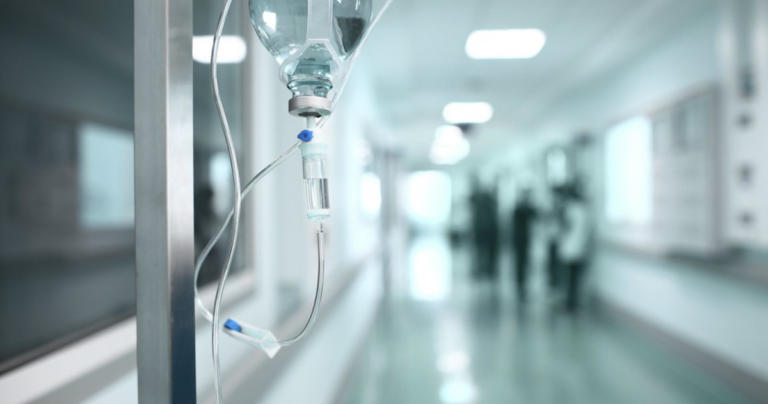 Πύργος: Σιδερένια πόρτα καταπλάκωσε 7χρονο παιδί – Εσπευσμένα στο νοσοκομείο του Ρίου